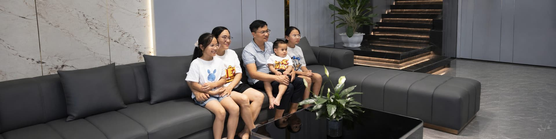 Triết lý Kalix — Sofa da caramel Avia Series